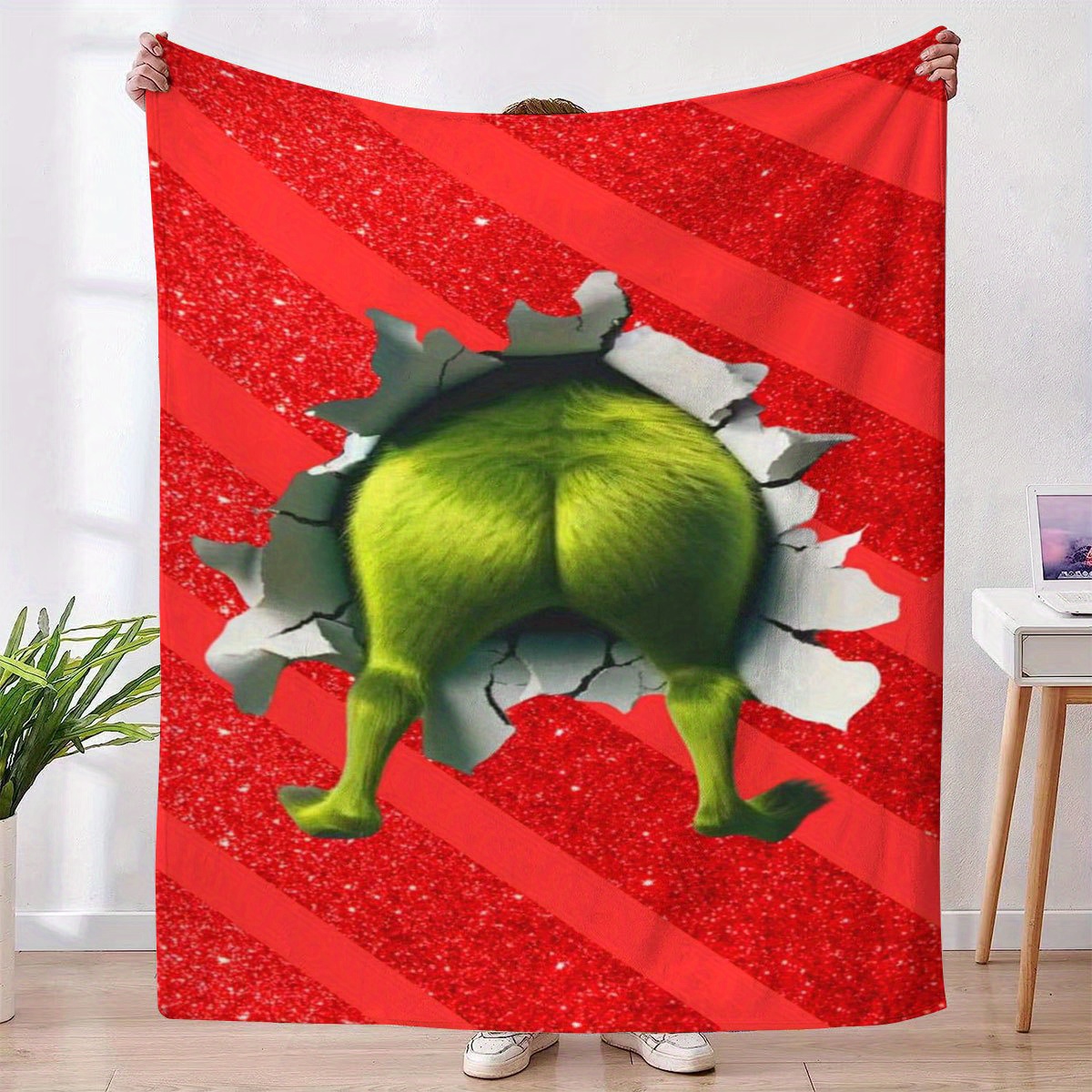 Home Textiles Images - ผ้าห่มขนสัตว์เนื้อนุ่มที่มีรูปภาพของก้นของสัตว์ประหลาดในตำนาน มันสะดวกสบายและเหมาะสำหรับการใช้งานที่บ้าน